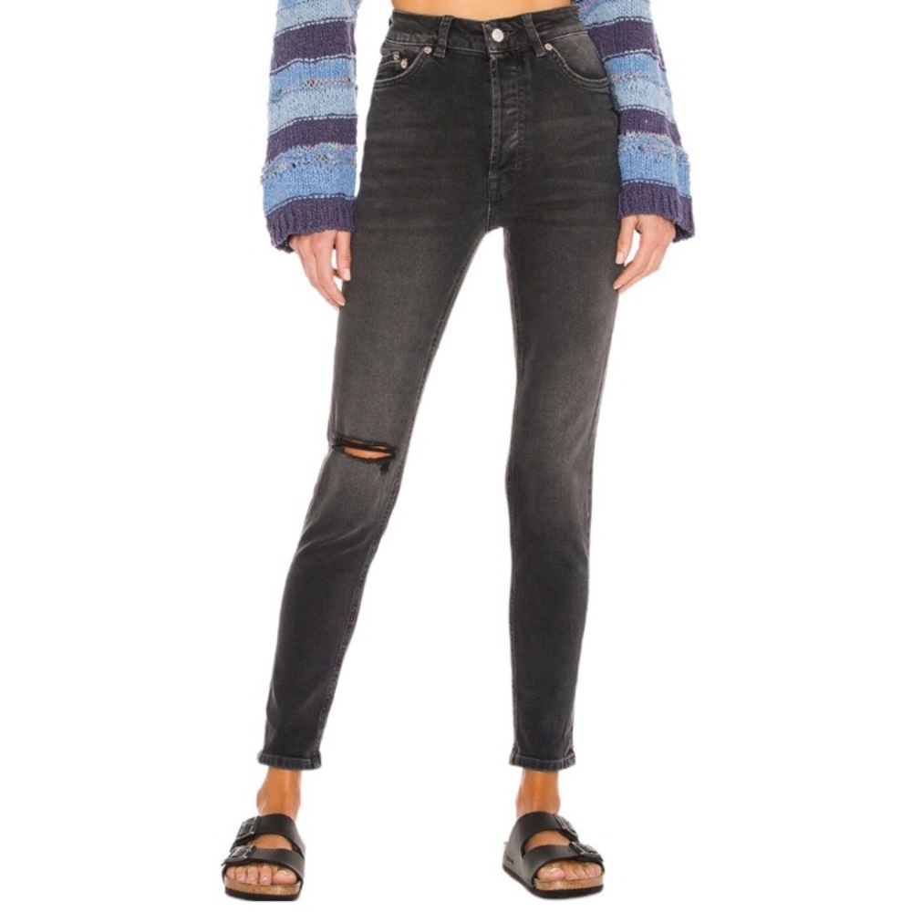 Free people x We The Free Zuri button fly high rise mom jeans size 26
